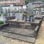 豊橋市　地域墓地にてお墓の傾き直しの打ち合わせです。