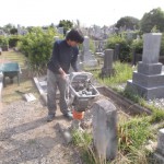 豊橋市営飯村墓地にて解体作業と基礎工事です。