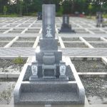 豊橋市梅田川霊苑に、白御影石の伝統的な和型のお墓が完成いたしました